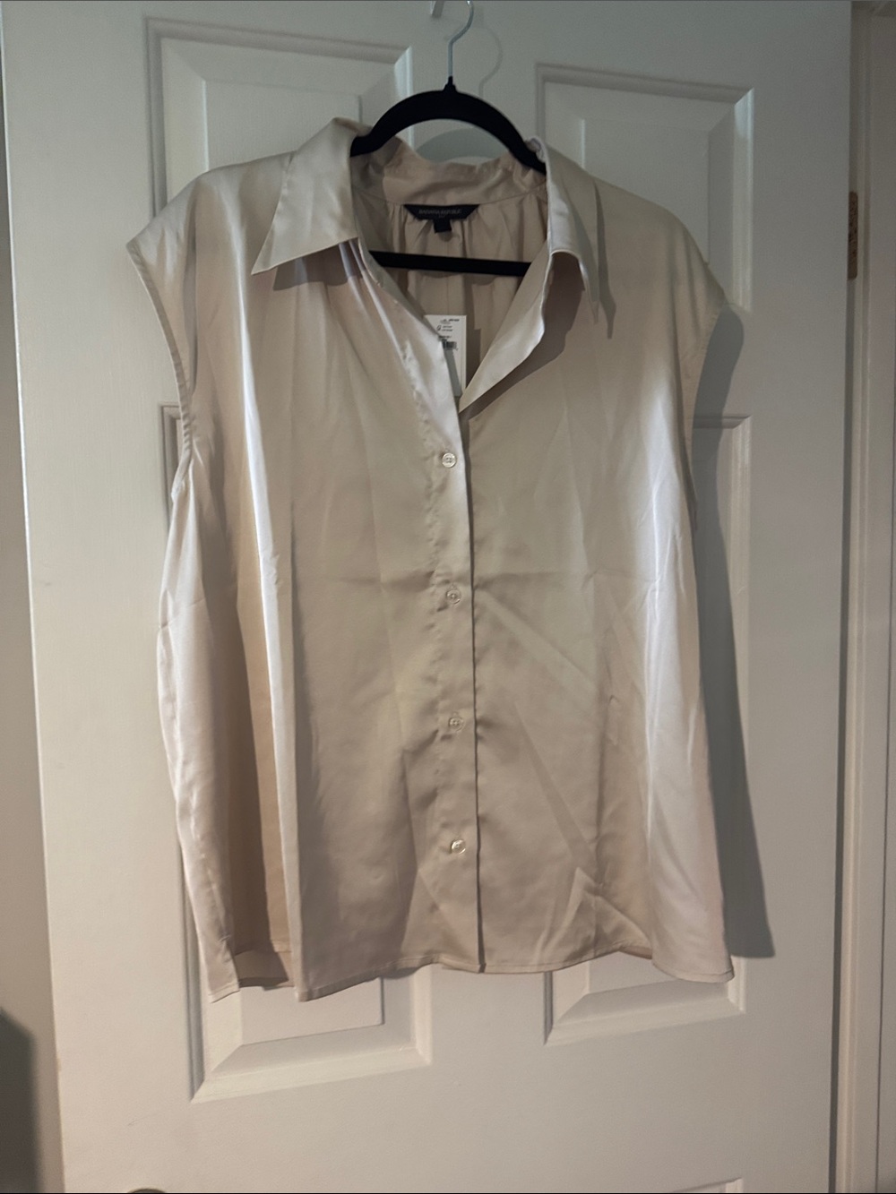 Banana Republic Cream Satin Sleeveless Button-Front Blouse